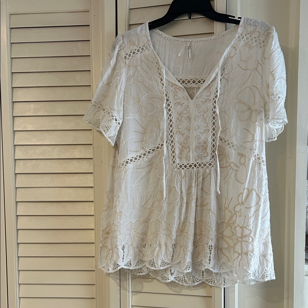Anthropology Feather Bone White Lace Embroidered V-Neck Women's Top